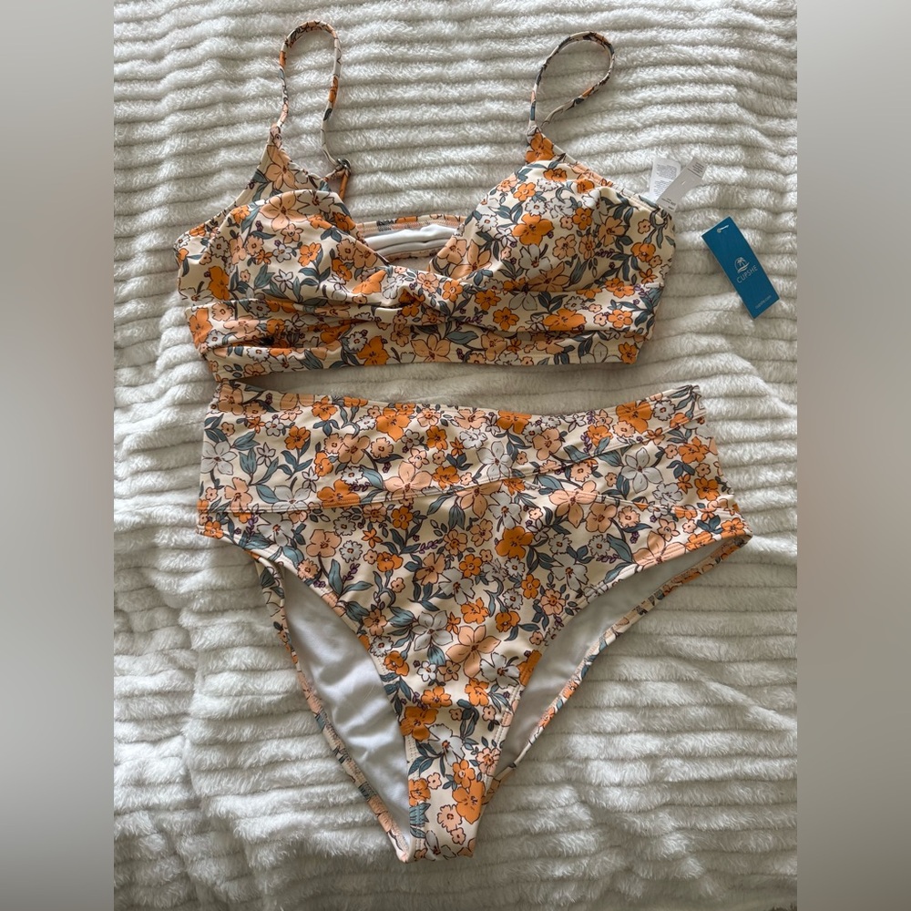 Cupshe Floral Bikini Set in Orange and Cream